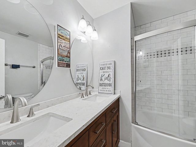 16101 INDUS DR, Woodbridge, VA 22191