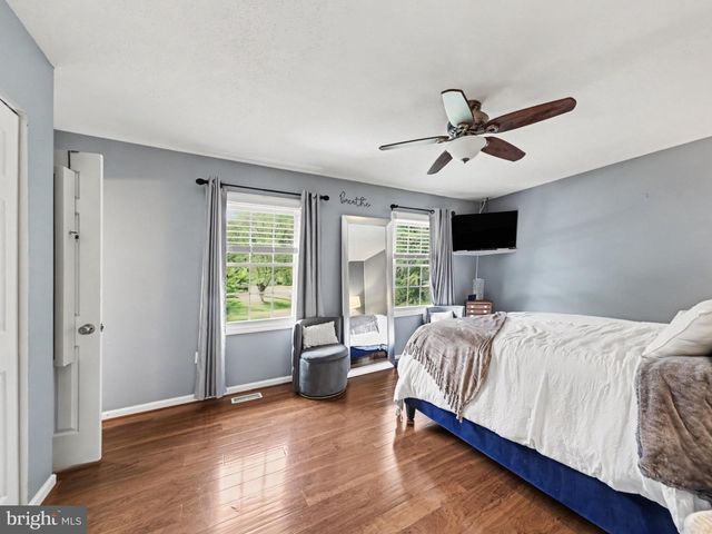 16101 INDUS DR, Woodbridge, VA 22191