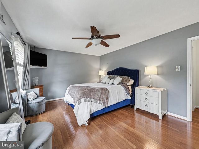 16101 INDUS DR, Woodbridge, VA 22191