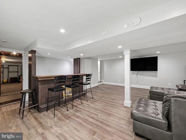 16101 INDUS DR, Woodbridge, VA 22191
