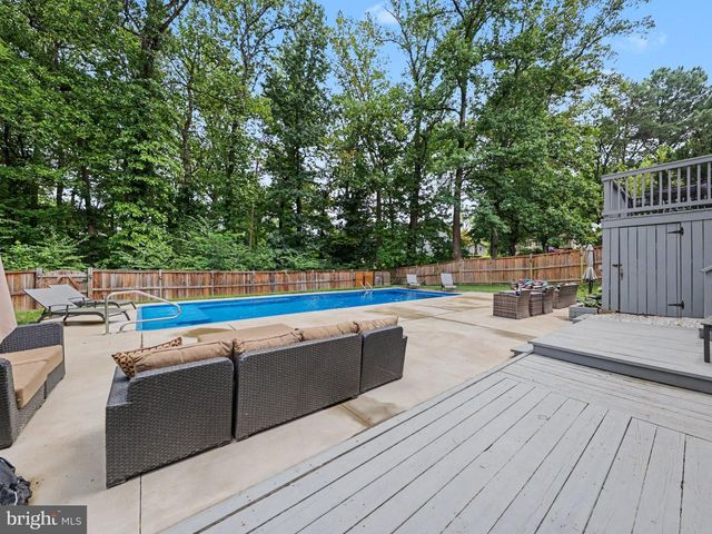 16101 INDUS DR, Woodbridge, VA 22191
