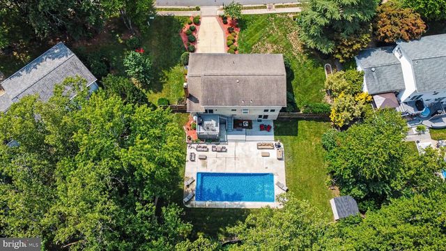 16101 INDUS DR, Woodbridge, VA 22191