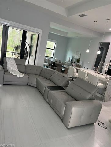 3677 8th AVE NE, Naples, FL 34120