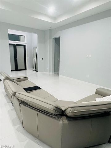 3677 8th AVE NE, Naples, FL 34120