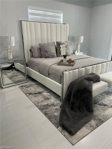 3677 8th AVE NE, Naples, FL 34120