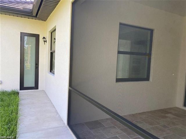 3677 8th AVE NE, Naples, FL 34120