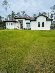 3677 8th AVE NE, Naples, FL 34120