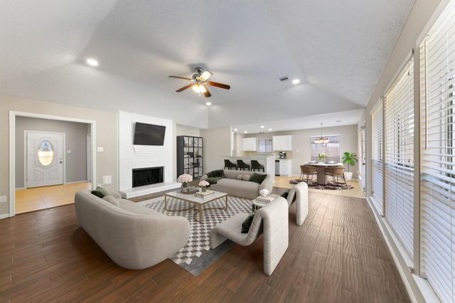 802 Foxglove Drive, Missouri City, TX 77489