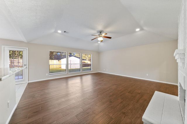 802 Foxglove Drive, Missouri City, TX 77489