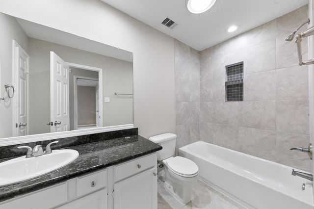 802 Foxglove Drive, Missouri City, TX 77489