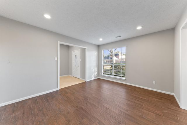 802 Foxglove Drive, Missouri City, TX 77489