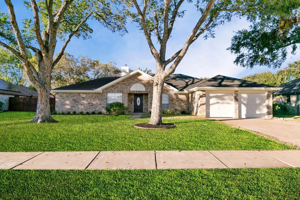 802 Foxglove Drive, Missouri City, TX 77489