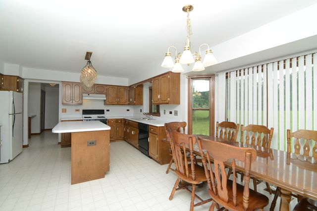 650 Lavina Court, Bolingbrook, IL 60440