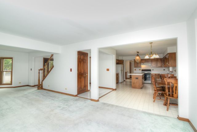 650 Lavina Court, Bolingbrook, IL 60440