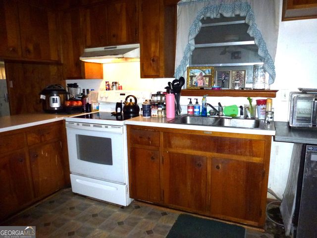 406 Mary Lee Street, Claxton, GA 30417