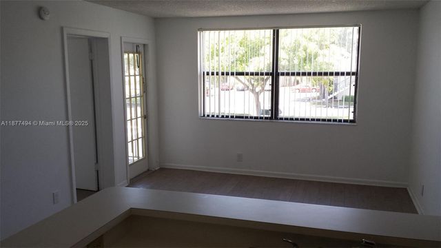 752 Executive Center Dr 25, West Palm Beach, FL 33401