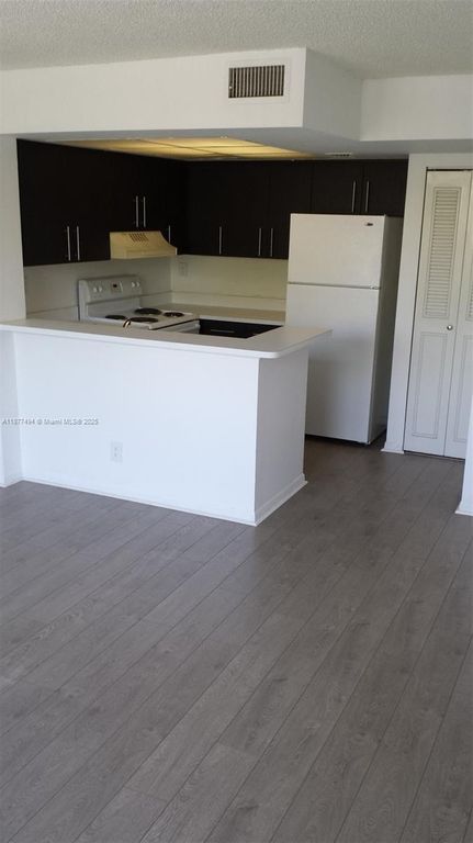 752 Executive Center Dr 25, West Palm Beach, FL 33401