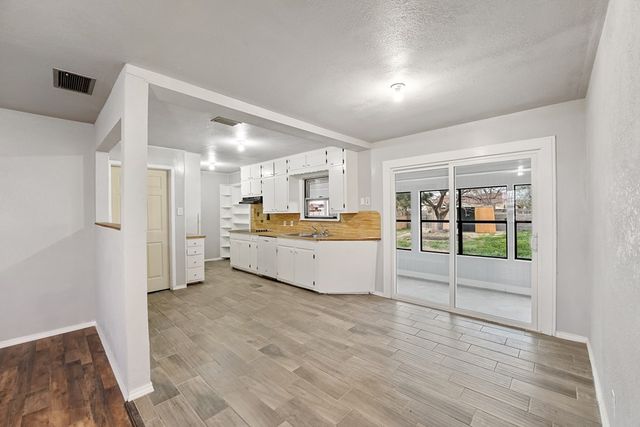 1401 E 18th St, Odessa, TX 79761