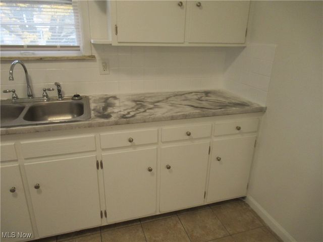 285 Marion Drive, Bedford, OH 44146