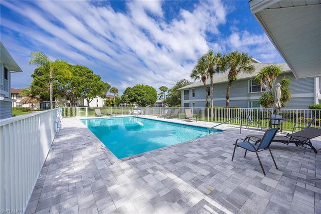 500 Misty Pines CIR 2-204, Naples, FL 34105