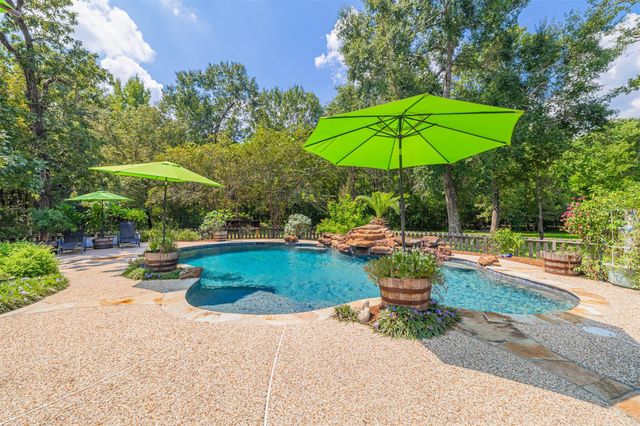 30711 Carrington Drive, Magnolia, TX 77354