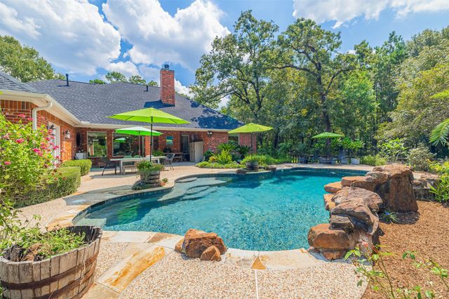 30711 Carrington Drive, Magnolia, TX 77354