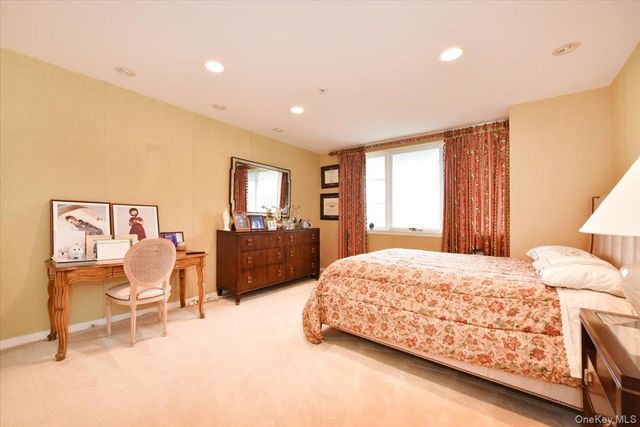 100 Harbor View Drive 630, Port Washington, NY 11050