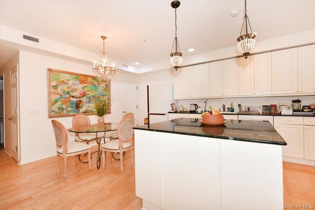 100 Harbor View Drive 630, Port Washington, NY 11050