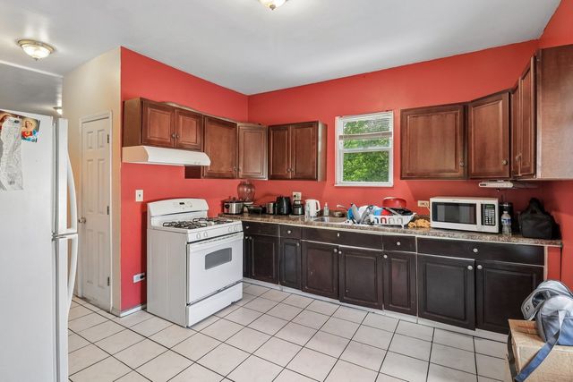 2134 Grove Avenue, North Chicago, IL 60064