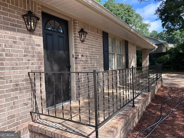 109 Forestwood Drive, Griffin, GA 30223