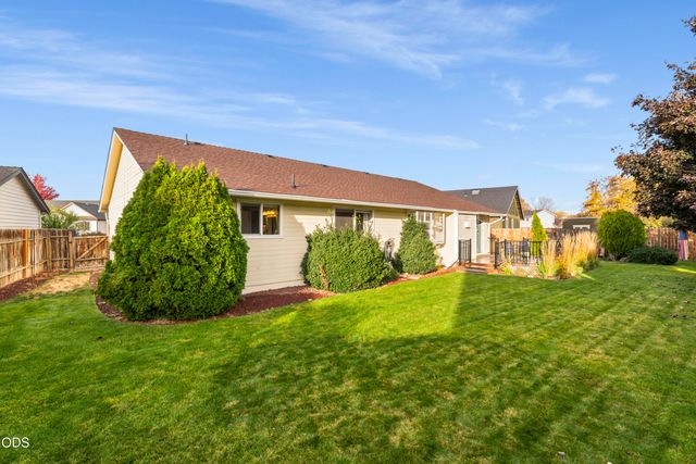 756 NW 20th Street, Redmond, OR 97756
