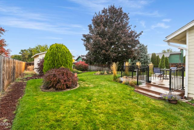 756 NW 20th Street, Redmond, OR 97756