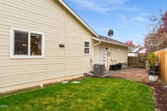 756 NW 20th Street, Redmond, OR 97756
