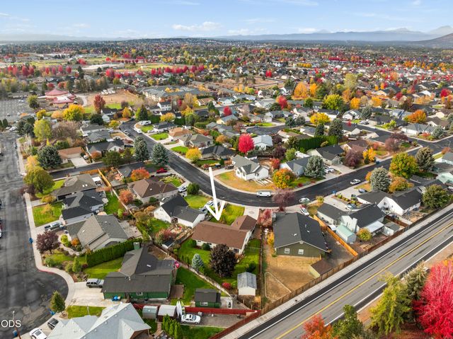 756 NW 20th Street, Redmond, OR 97756