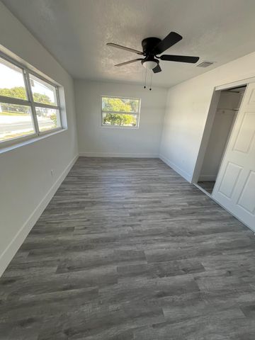 735 20th Street, West Palm Beach, FL 33407