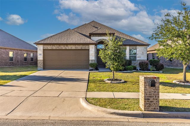 618 Dogwood Drive, Greenville, TX 75402