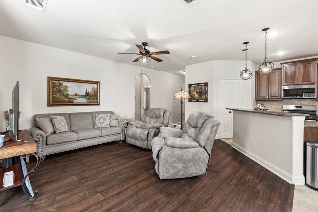 618 Dogwood Drive, Greenville, TX 75402