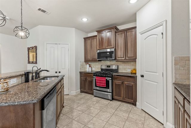 618 Dogwood Drive, Greenville, TX 75402