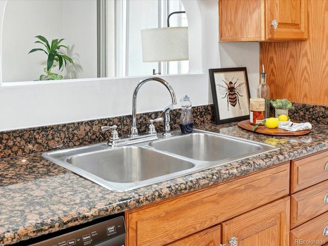 1505 S Paris Ct, Aurora, CO 80012