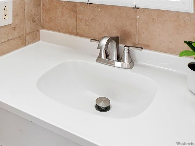 1505 S Paris Ct, Aurora, CO 80012
