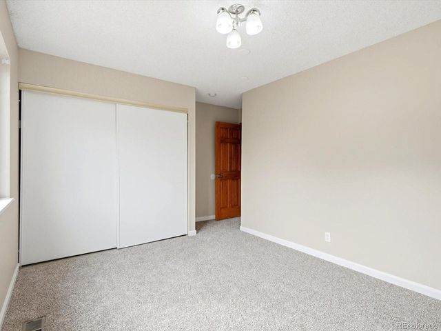 1505 S Paris Ct, Aurora, CO 80012