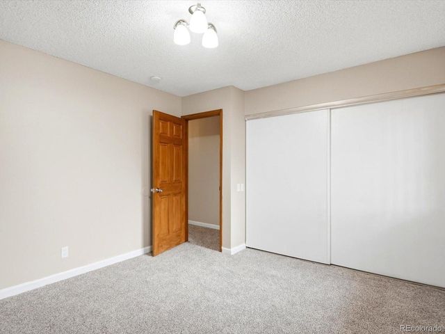 1505 S Paris Ct, Aurora, CO 80012