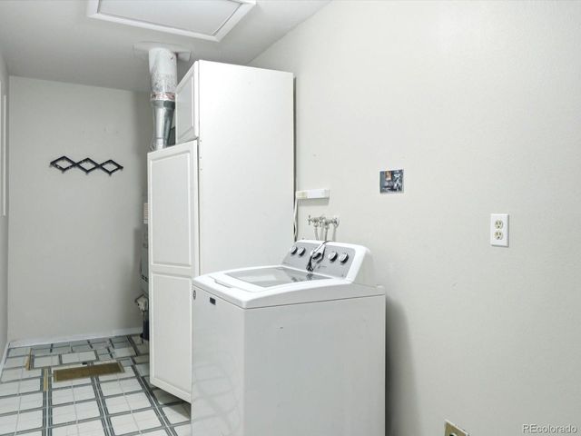 1505 S Paris Ct, Aurora, CO 80012