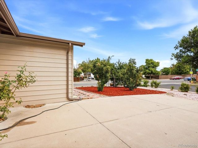 1505 S Paris Ct, Aurora, CO 80012