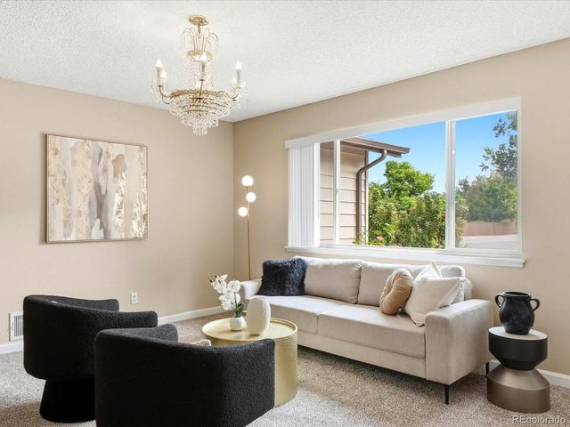 1505 S Paris Ct, Aurora, CO 80012