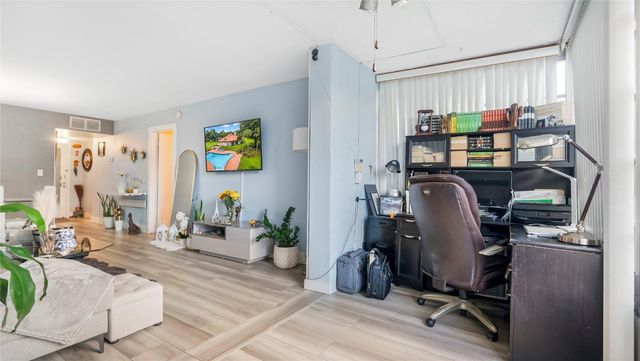 3001 NW 48th Avenue 442, Lauderdale Lakes, FL 33313