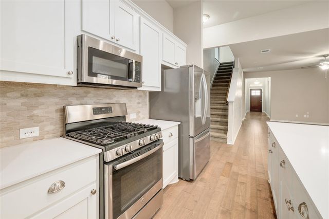 176 Patriot DR, Buda, TX 78610