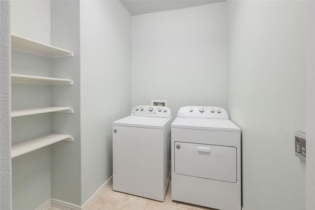 176 Patriot DR, Buda, TX 78610