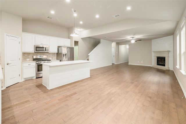 176 Patriot DR, Buda, TX 78610