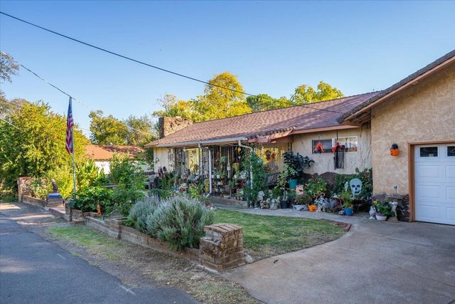 385 Manzanita Lane, Redding, CA 96002